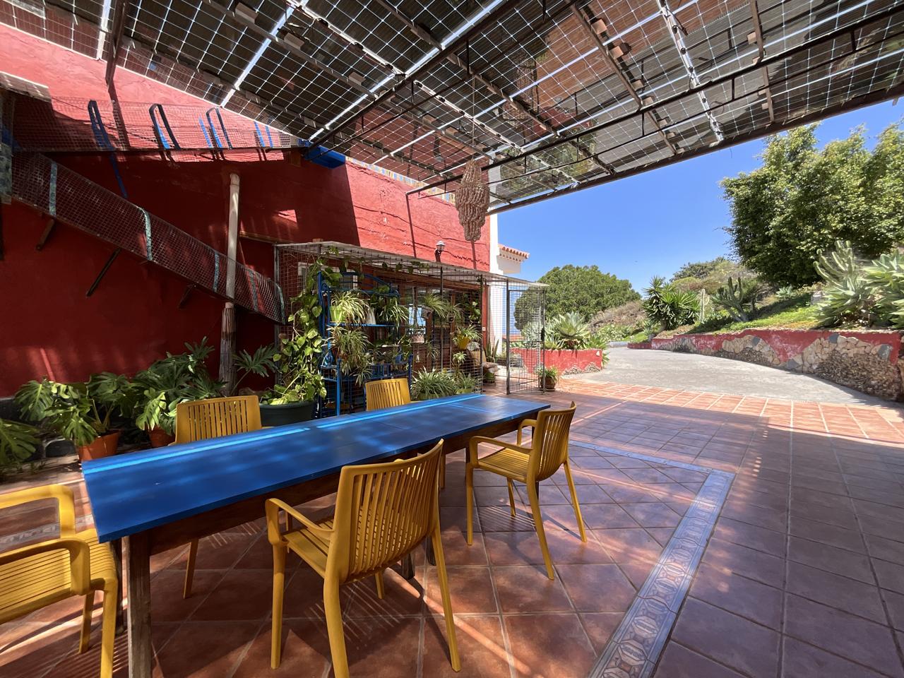 Propiedad Exclusiva en Guía de Isora: Finca de Alta Gama con Vistas al Atlántico