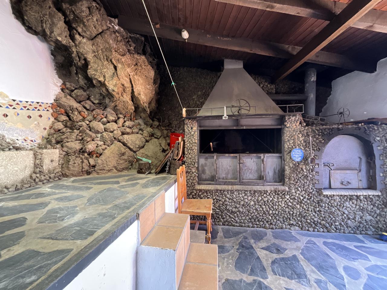 Propiedad Exclusiva en Guía de Isora: Finca de Alta Gama con Vistas al Atlántico