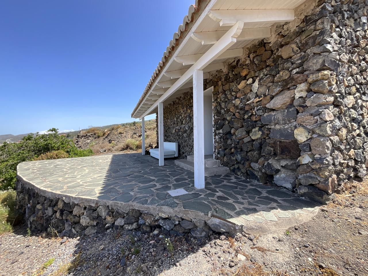 Propiedad Exclusiva en Guía de Isora: Finca de Alta Gama con Vistas al Atlántico
