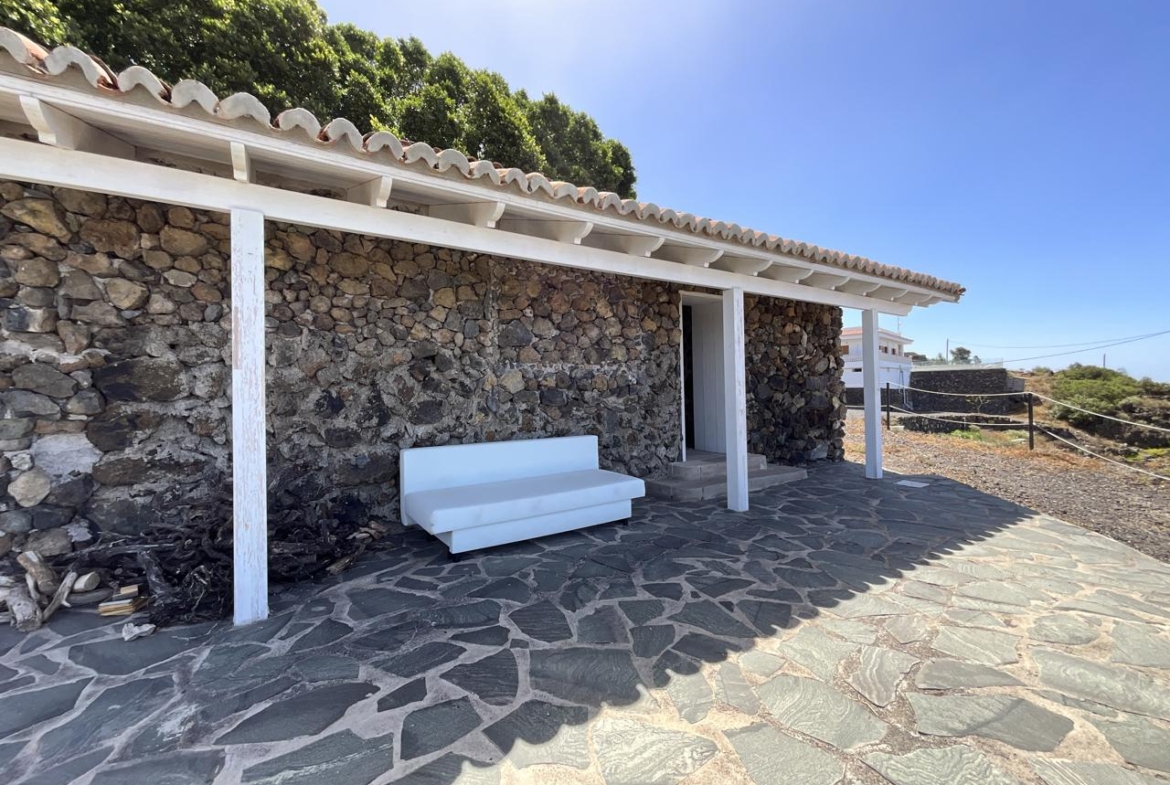Propiedad Exclusiva en Guía de Isora: Finca de Alta Gama con Vistas al Atlántico