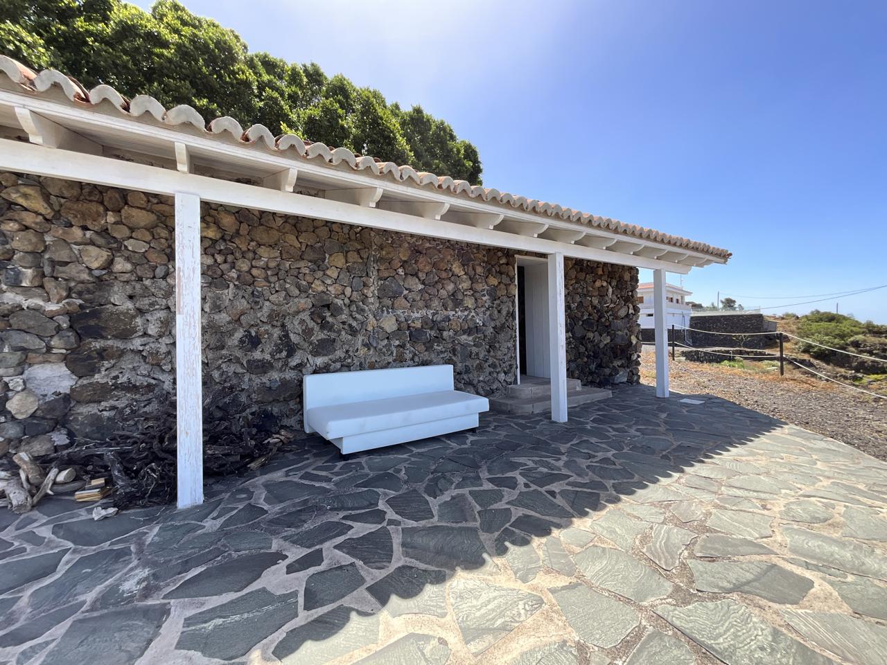 Propiedad Exclusiva en Guía de Isora: Finca de Alta Gama con Vistas al Atlántico