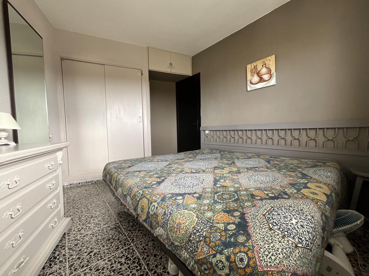 Apartamento con Vistas al Mar en Playa de las Américas – Piscina y Ubicación Ideal