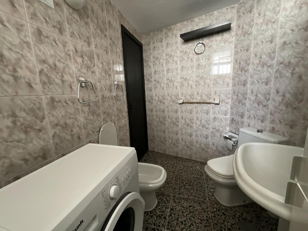 Apartamento con Vistas al Mar en Playa de las Américas – Piscina y Ubicación Ideal