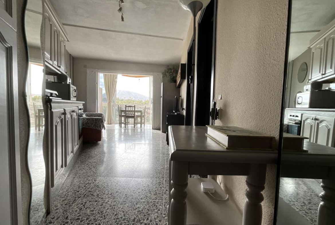 Apartamento con Vistas al Mar en Playa de las Américas – Piscina y Ubicación Ideal