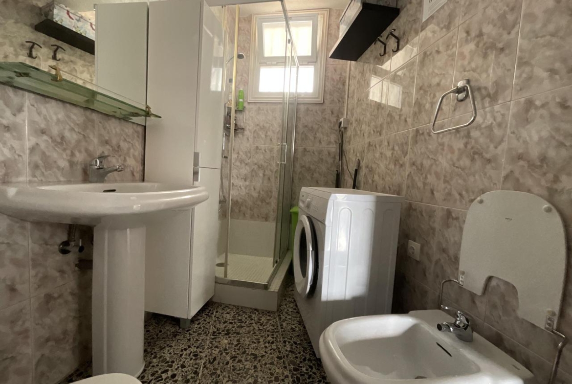 Apartamento con Vistas al Mar en Playa de las Américas – Piscina y Ubicación Ideal