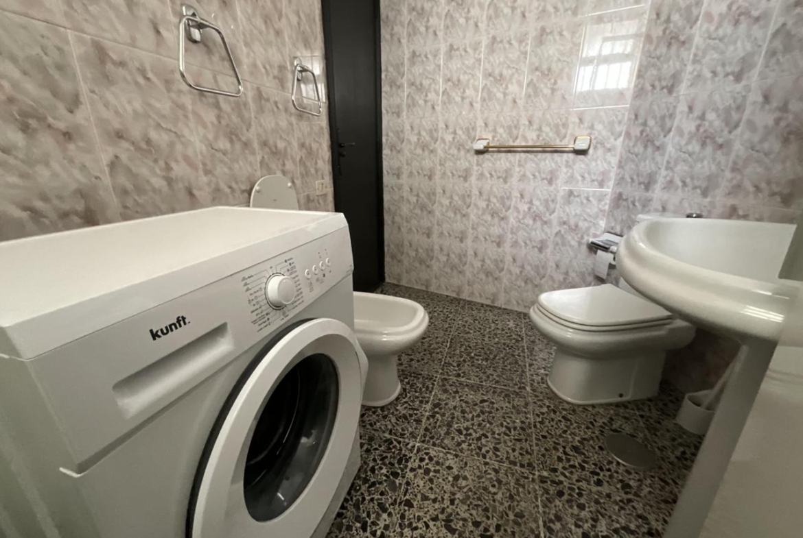 Apartamento con Vistas al Mar en Playa de las Américas – Piscina y Ubicación Ideal