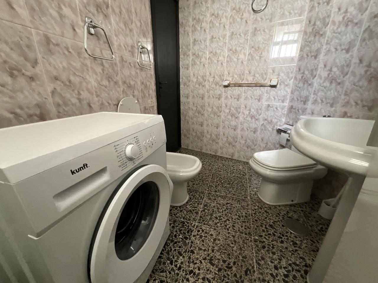 Apartamento con Vistas al Mar en Playa de las Américas – Piscina y Ubicación Ideal