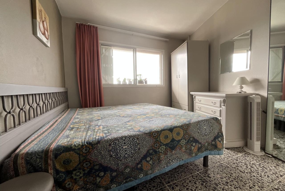 Apartamento con Vistas al Mar en Playa de las Américas – Piscina y Ubicación Ideal
