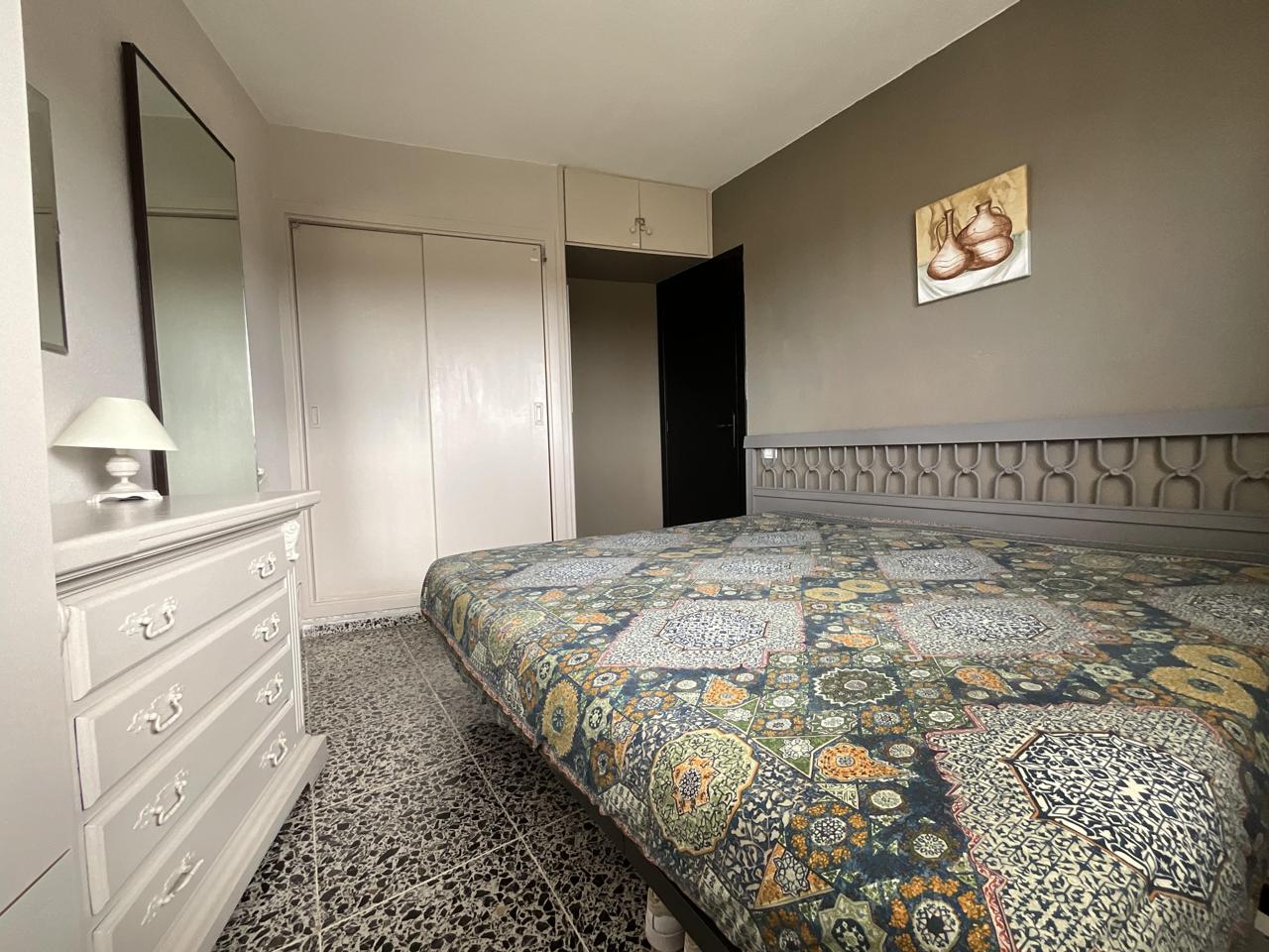 Apartamento con Vistas al Mar en Playa de las Américas – Piscina y Ubicación Ideal