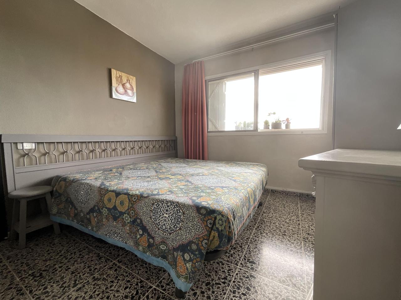 Apartamento con Vistas al Mar en Playa de las Américas – Piscina y Ubicación Ideal