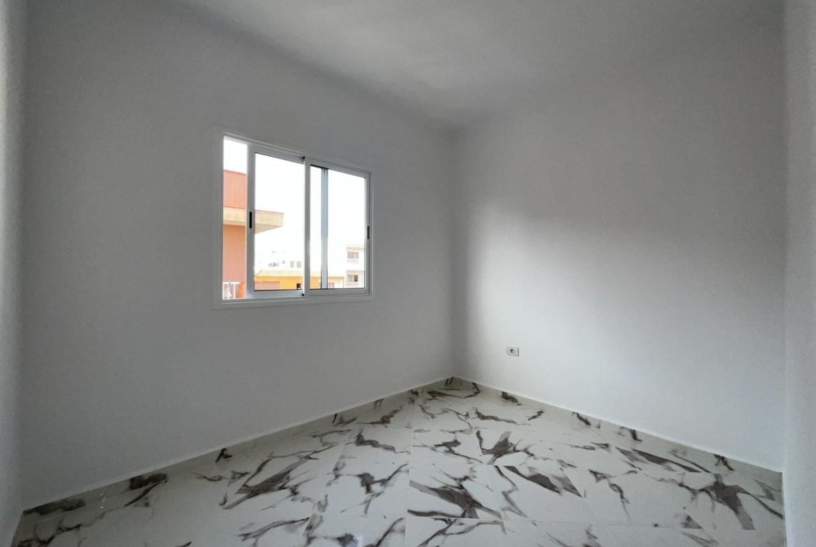 Piso en venta en Arona de 69 m2