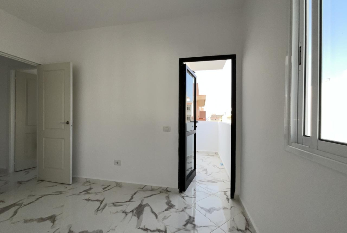 Piso en venta en Arona de 69 m2