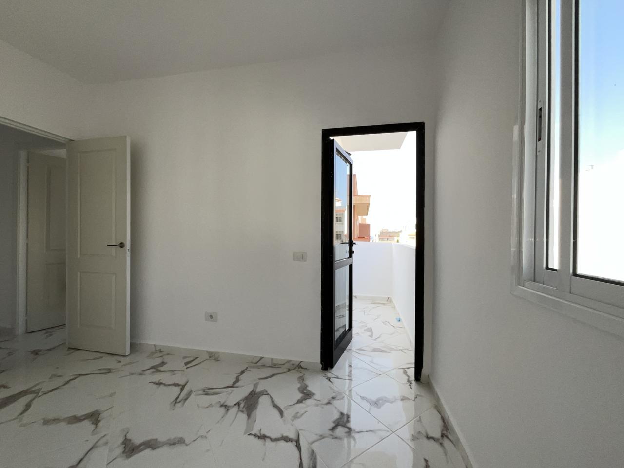 Piso en venta en Arona de 69 m2