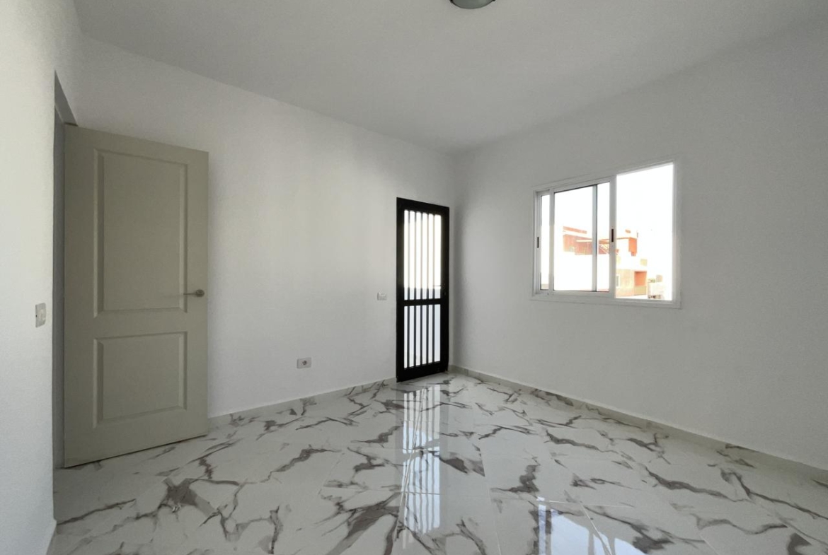Piso en venta en Arona de 69 m2