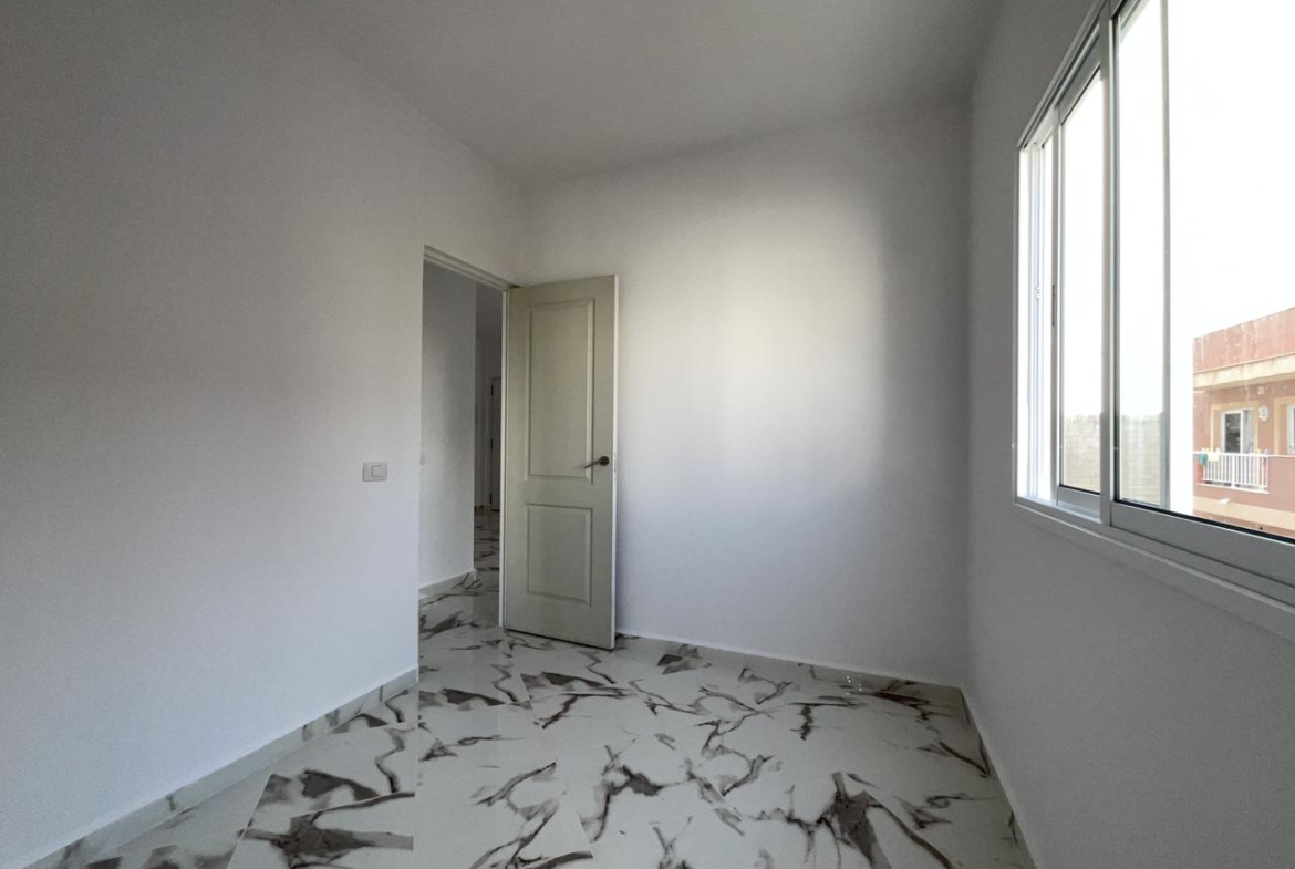 Piso en venta en Arona de 69 m2