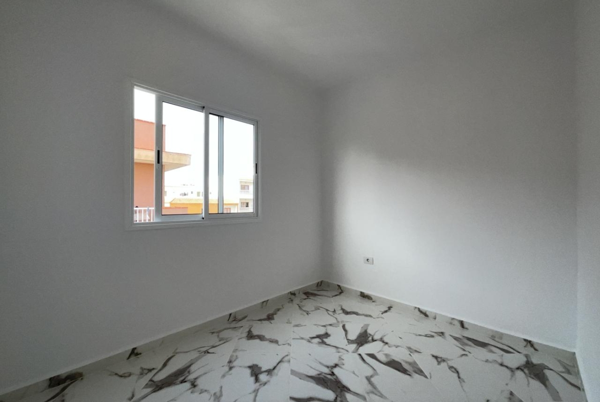 Piso en venta en Arona de 69 m2