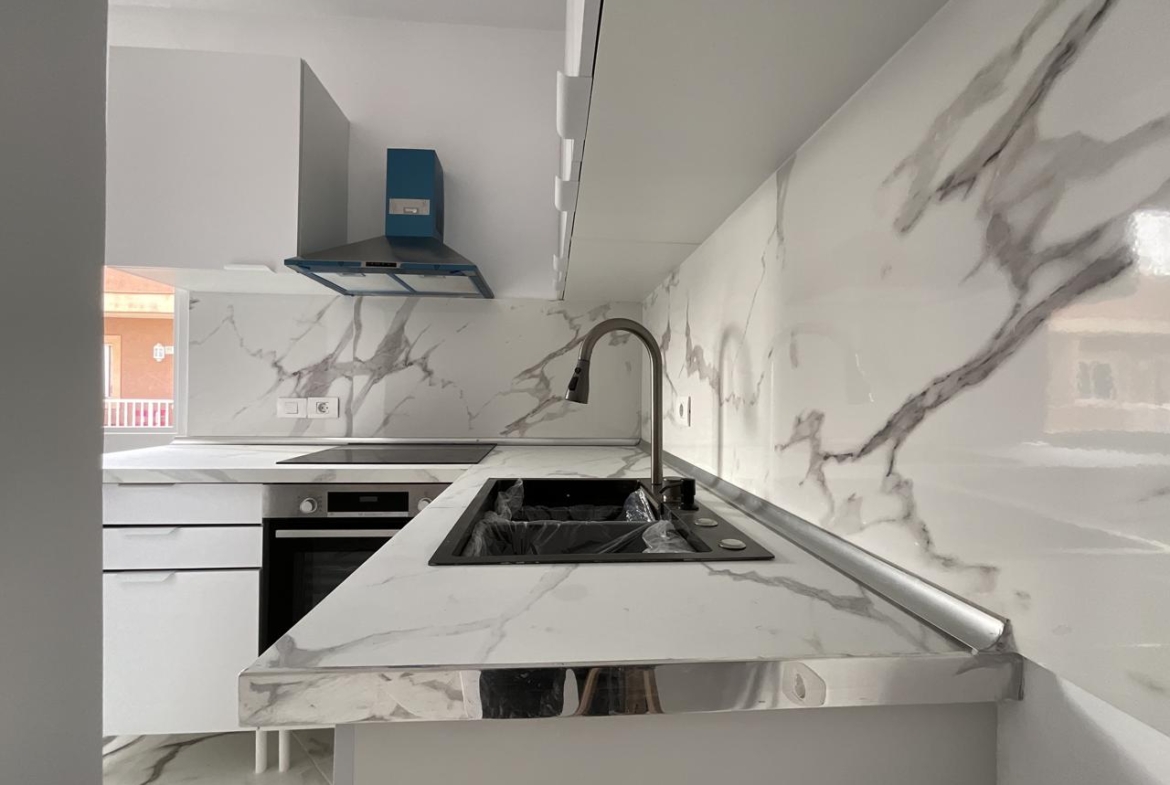 Piso en venta en Arona de 69 m2