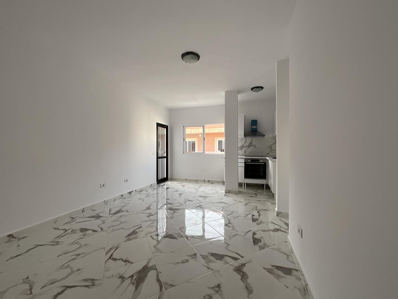 Piso en venta en Arona de 69 m2