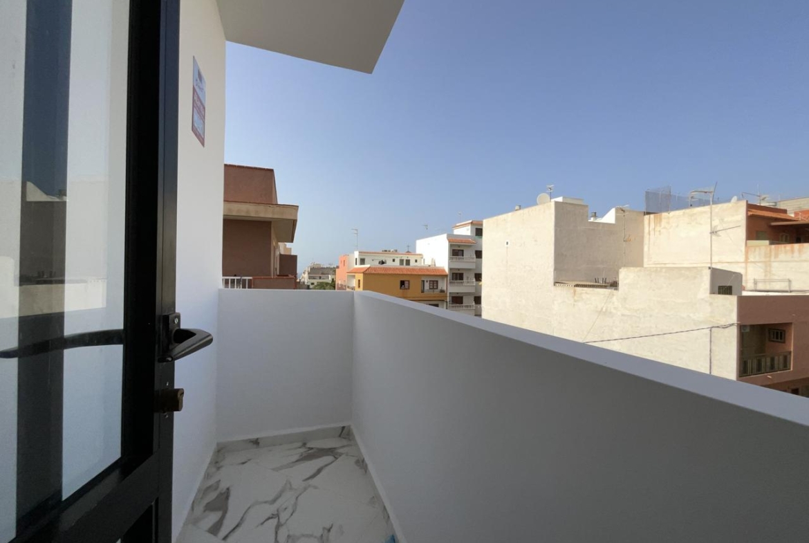 Piso en venta en Arona de 69 m2