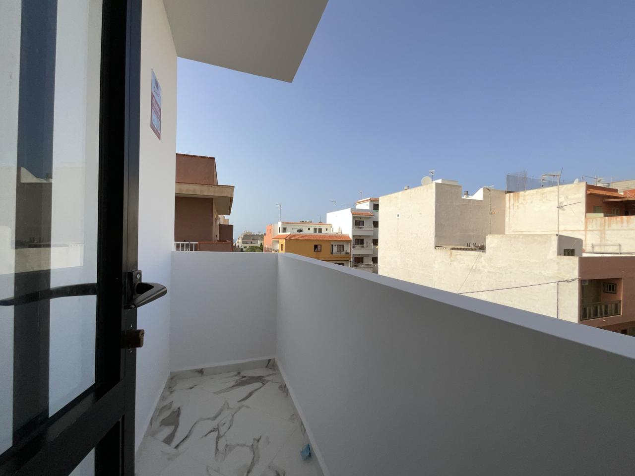Piso en venta en Arona de 69 m2