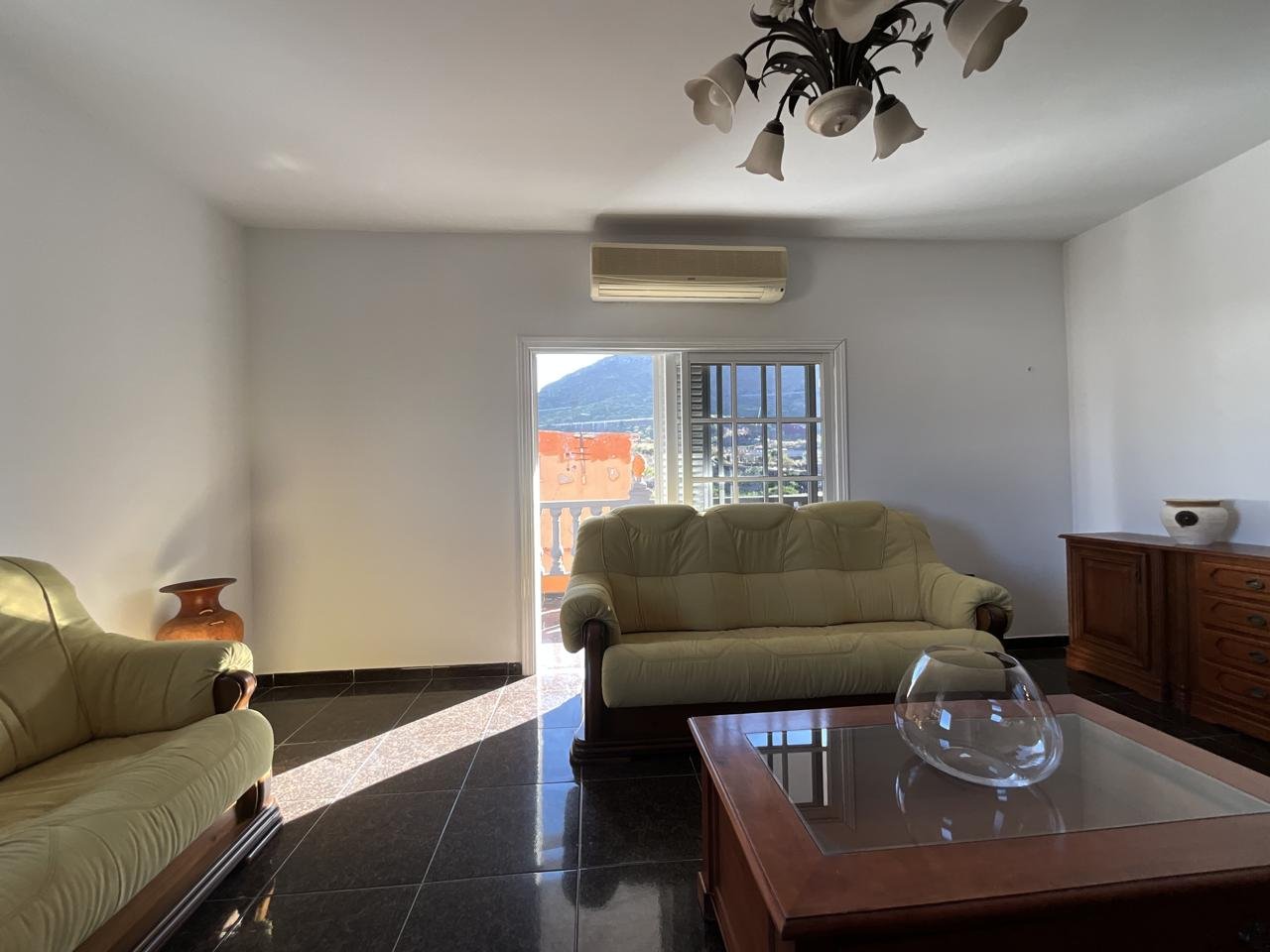 Casa Rústica en venta en Arona de 481 m2