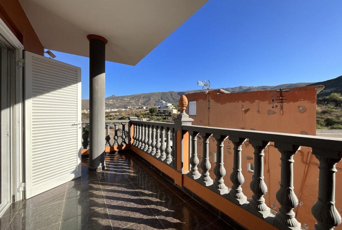 Casa Rústica en venta en Arona de 481 m2