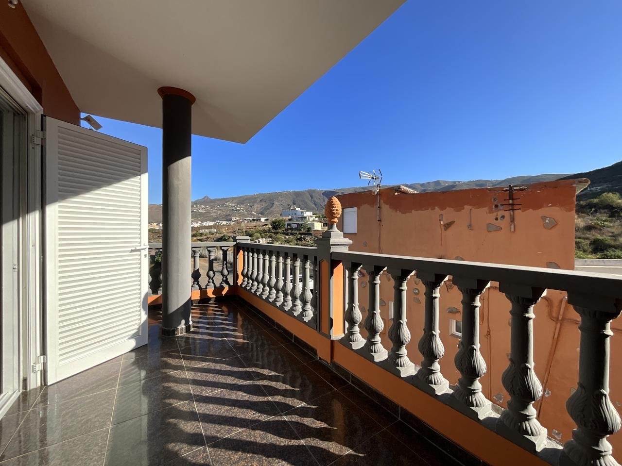 Casa Rústica en venta en Arona de 481 m2