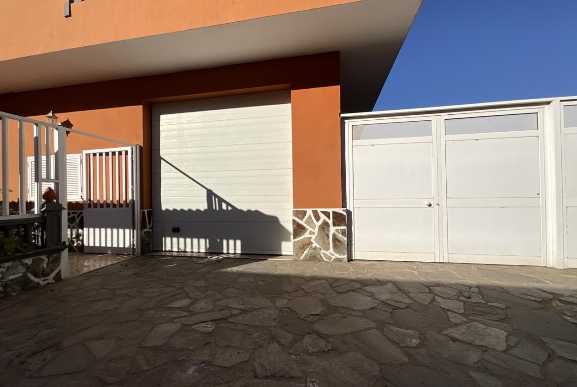 Casa Rústica en venta en Arona de 481 m2