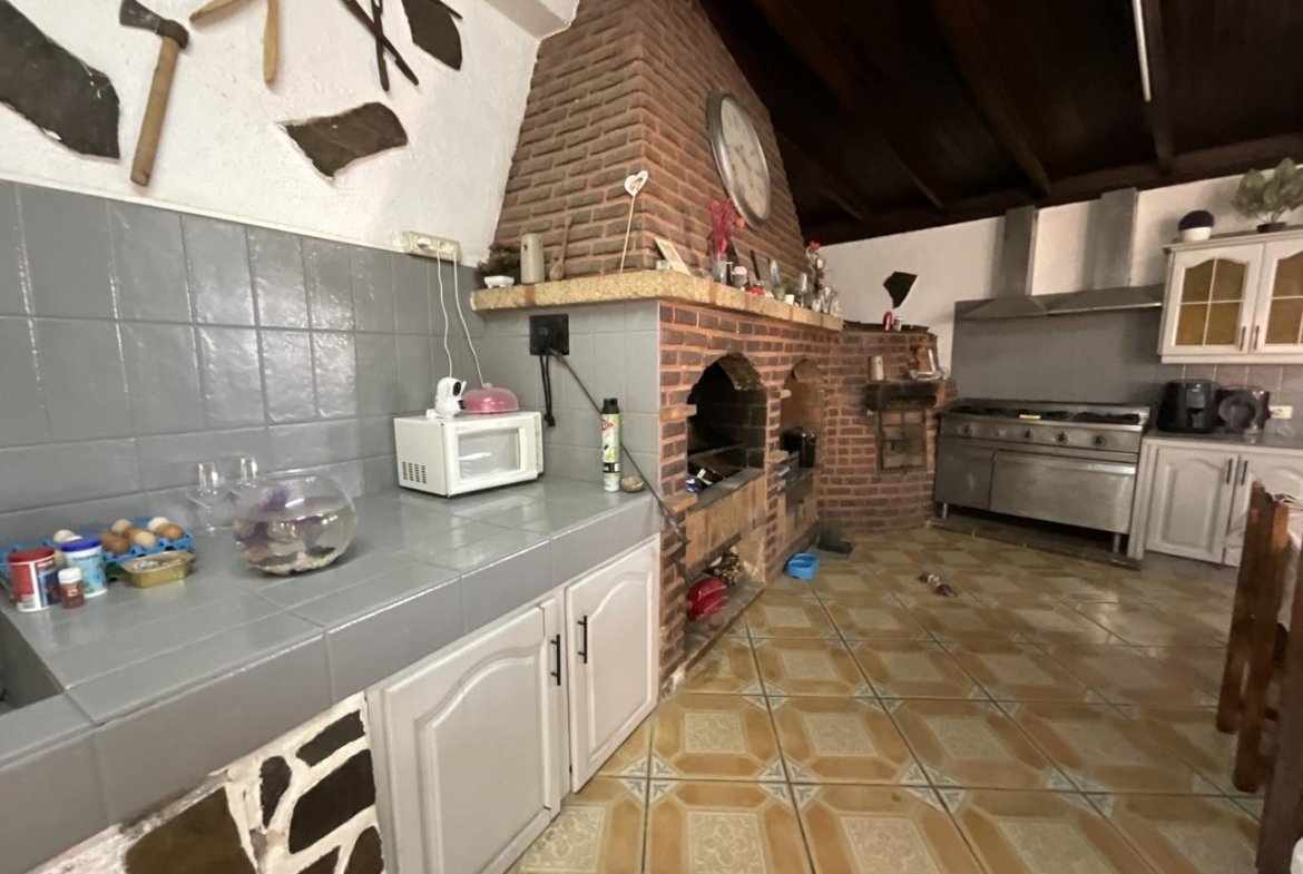 Casa Rústica en venta en Arona de 481 m2