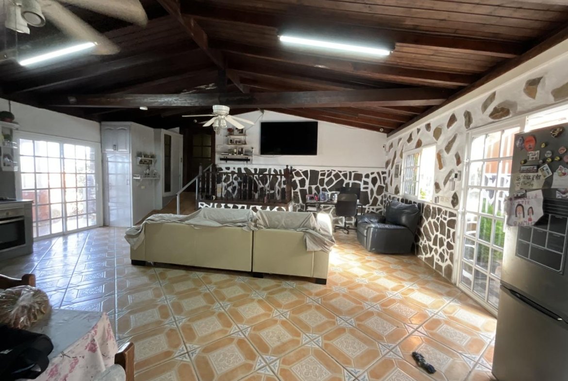 Casa Rústica en venta en Arona de 481 m2