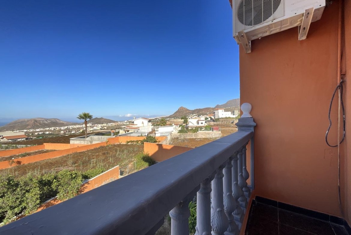Casa Rústica en venta en Arona de 481 m2