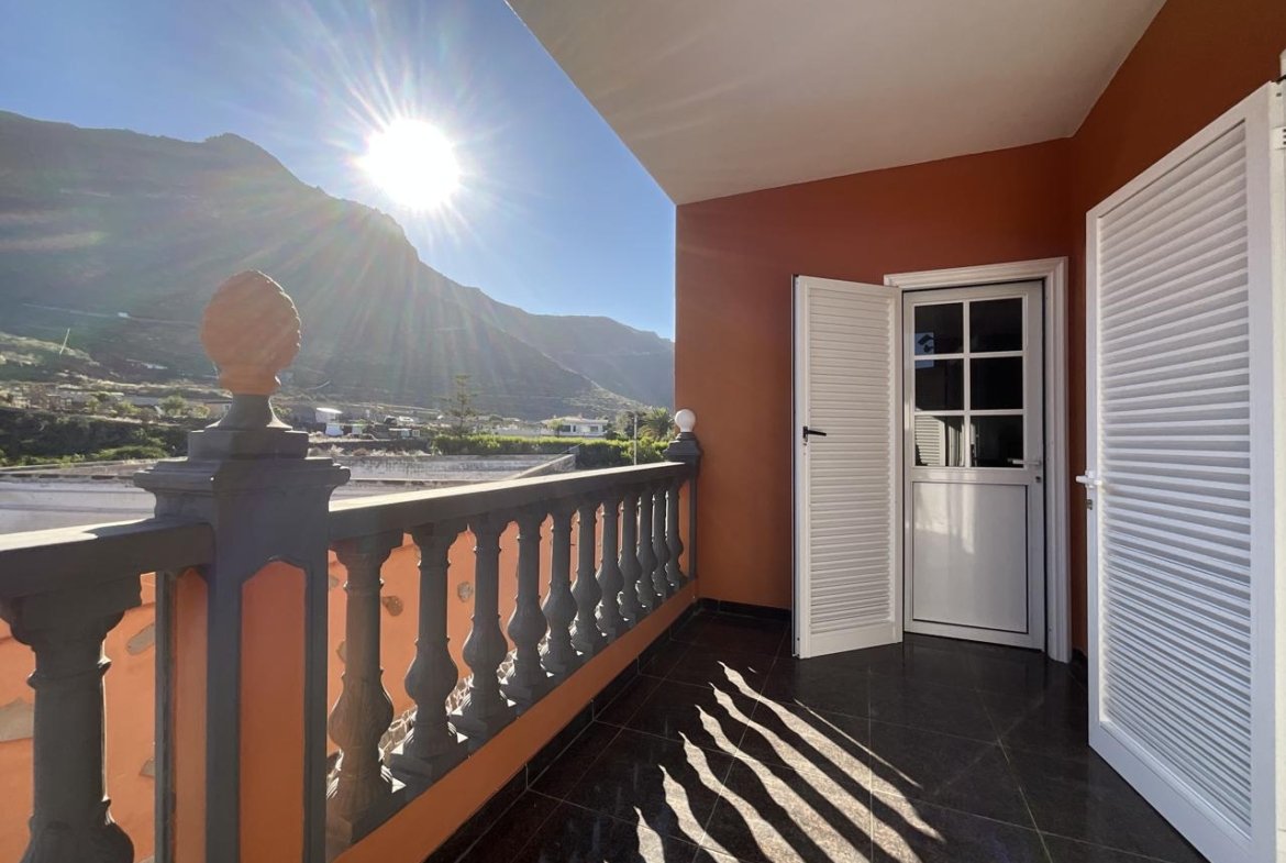 Casa Rústica en venta en Arona de 481 m2