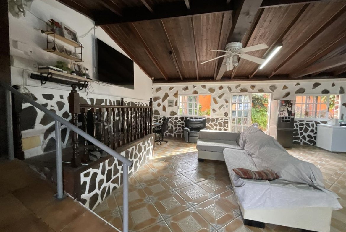 Casa Rústica en venta en Arona de 481 m2