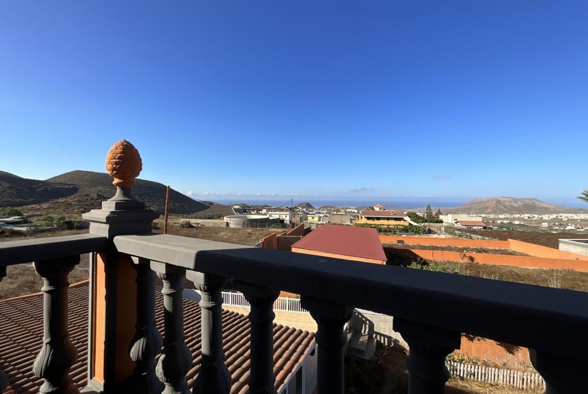 Casa Rústica en venta en Arona de 481 m2